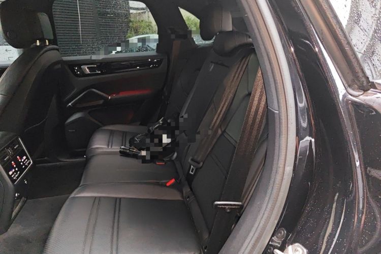 Used Porsche Cayenne E-Hybrid 2023 Cayenne Coupé E-Hybrid 2.0T Platinum Edition Left Rear Seat