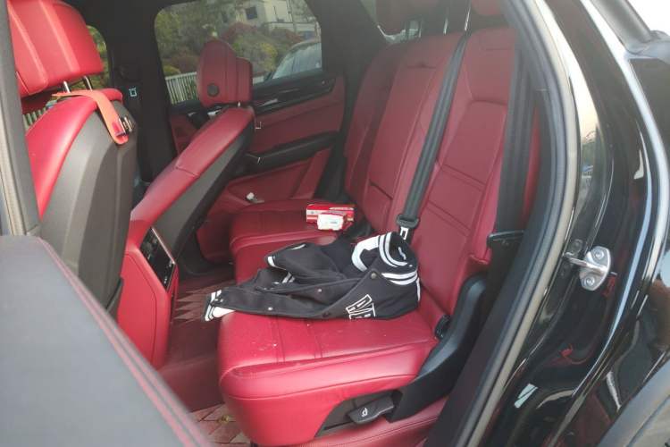 Used Porsche Cayenne E-Hybrid 2023 Cayenne E-Hybrid 2.0T Left Rear Seat