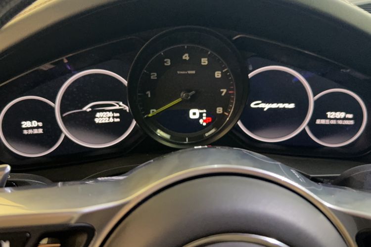 Used Porsche Cayenne E-Hybrid 2023 Cayenne E-Hybrid 2.0T Platinum Edition Odometer Close Up
