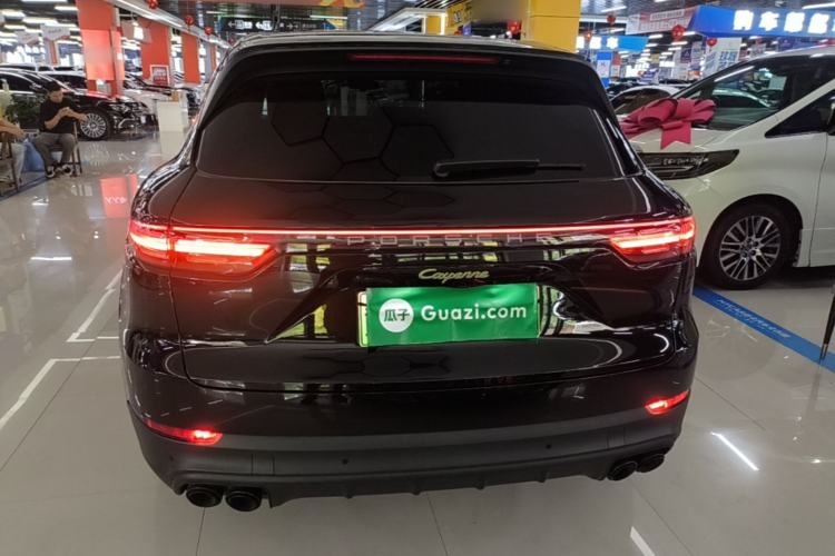 Used Porsche Cayenne E-Hybrid 2023 Cayenne E-Hybrid 2.0T Platinum Edition Rear