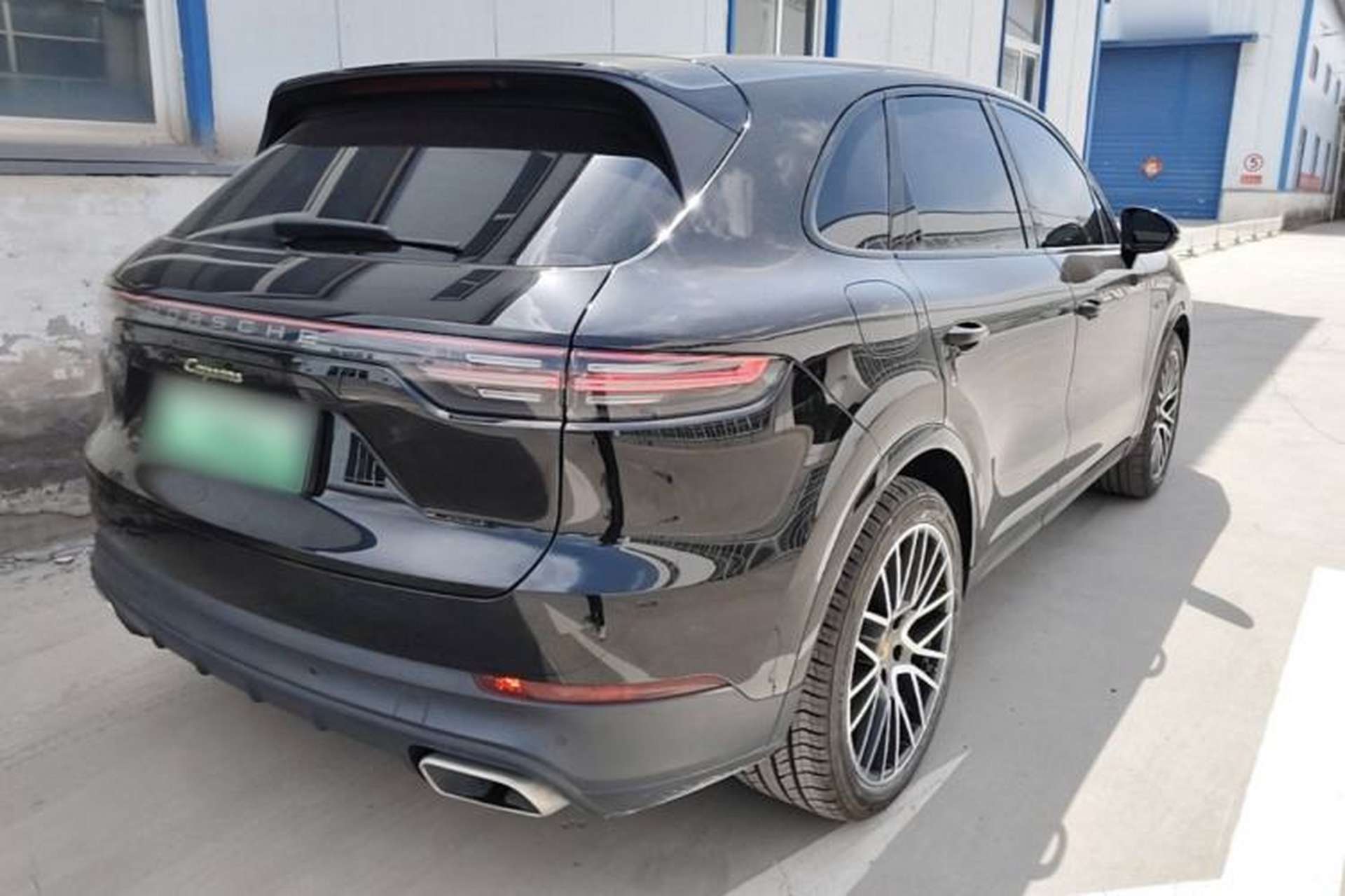 Used Porsche Cayenne E-Hybrid 2023 Cayenne E-Hybrid 2.0T Rear Right 45 Deg