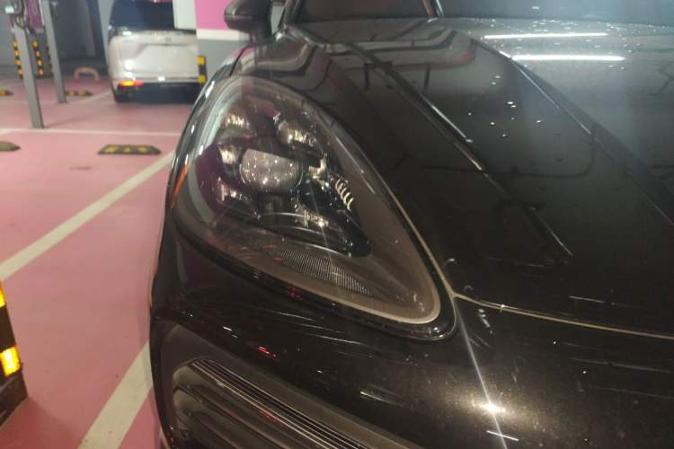 Used Porsche Cayenne E-Hybrid 2023 Cayenne E-Hybrid 2.0T Platinum Edition Right Front Headlight