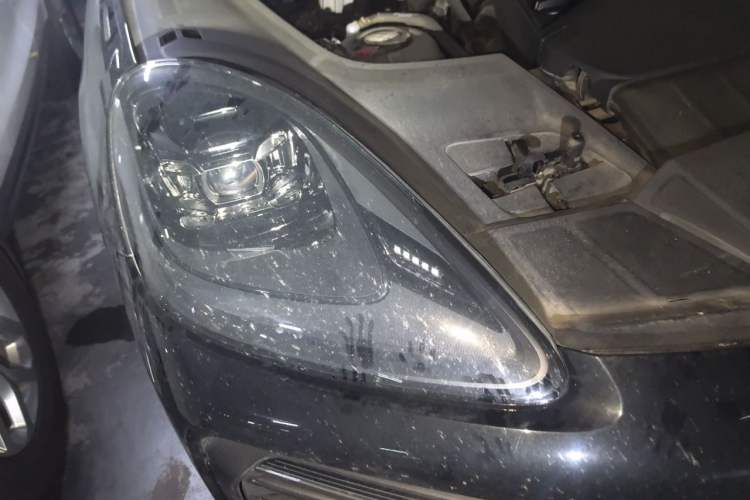 Used Porsche Cayenne E-Hybrid 2023 Cayenne E-Hybrid 2.0T Platinum Edition Right Front Headlight