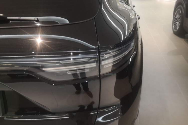 Used Porsche Cayenne E-Hybrid 2023 Cayenne E-Hybrid 2.0T Platinum Edition Right Rear Taillight