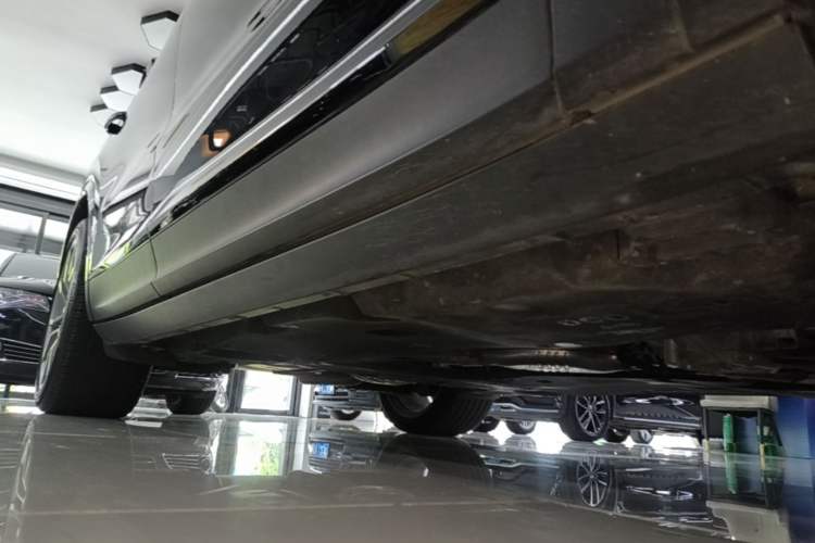 Used Porsche Cayenne E-Hybrid 2023 Cayenne E-Hybrid 2.0T Platinum Edition Right Side Sill