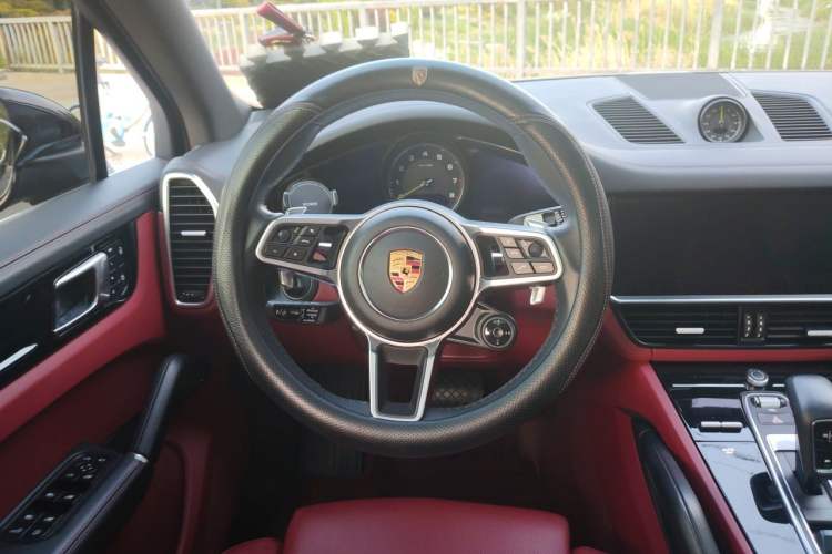 Used Porsche Cayenne E-Hybrid 2023 Cayenne E-Hybrid 2.0T Steering Wheel