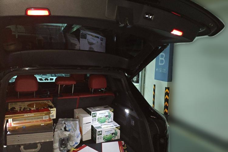 Used Porsche Cayenne E-Hybrid 2023 Cayenne E-Hybrid 2.0T Trunk