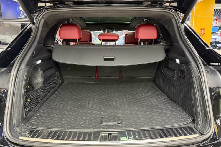 Used Porsche Cayenne E-Hybrid 2023 Cayenne E-Hybrid 2.0T Platinum Edition Trunk