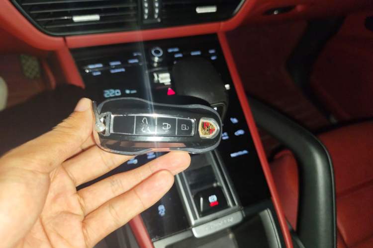 Used Porsche Cayenne E-Hybrid 2023 Cayenne E-Hybrid 2.0T Platinum Edition Vehicle Key