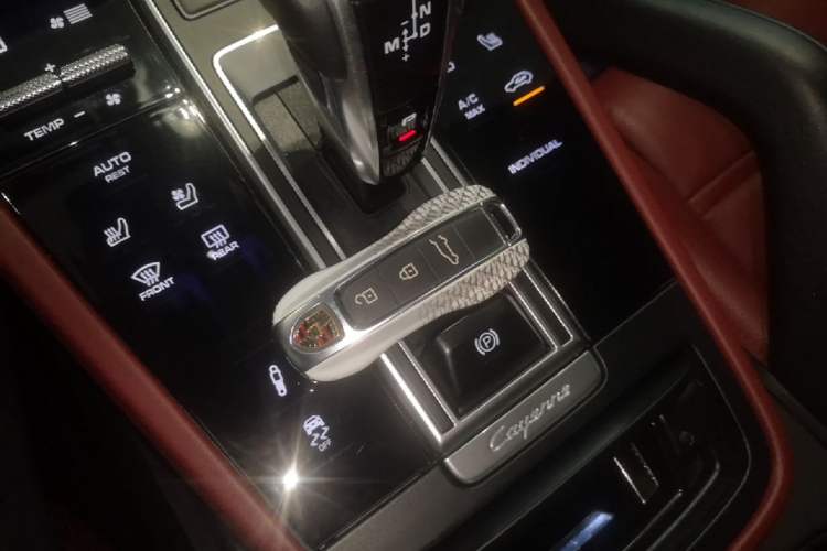 Used Porsche Cayenne E-Hybrid 2023 Cayenne E-Hybrid 2.0T Platinum Edition Vehicle Key