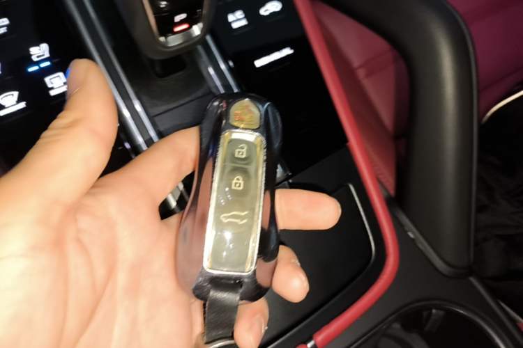 Used Porsche Cayenne E-Hybrid 2023 Cayenne E-Hybrid 2.0T Platinum Edition Vehicle Key