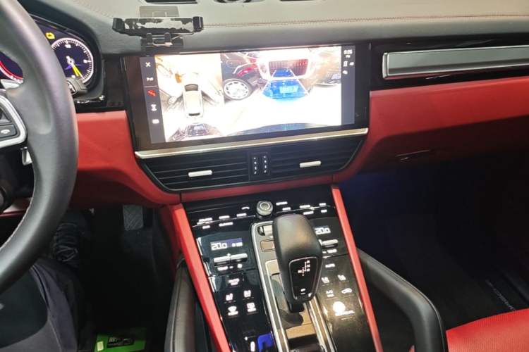 Used Porsche Cayenne E-Hybrid 2023 Cayenne E-Hybrid 2.0T Platinum Edition Audio And AC Panel