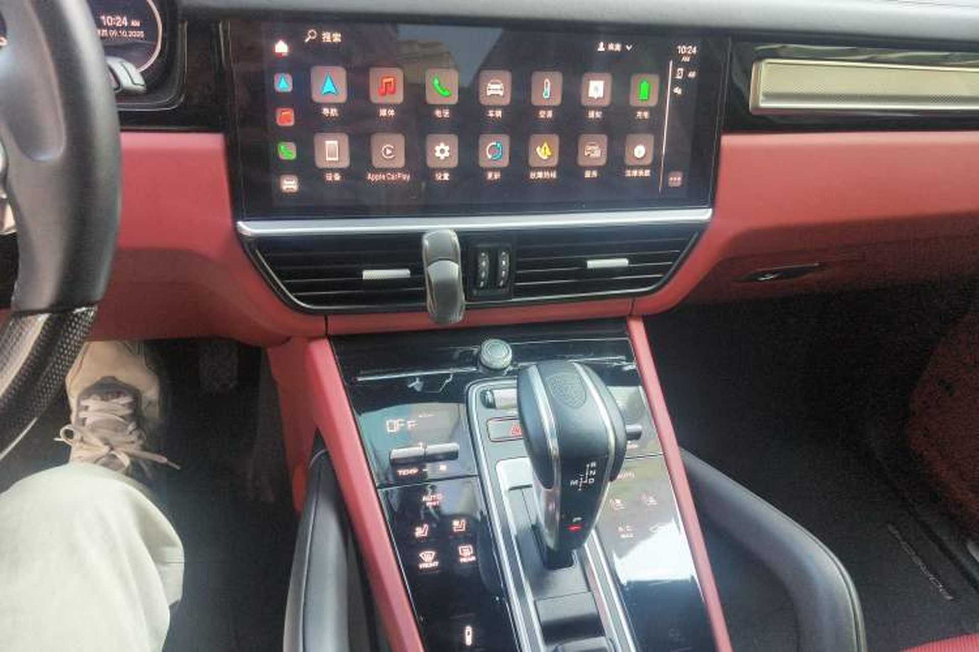 Used Porsche Cayenne E-Hybrid 2023 Cayenne E-Hybrid 2.0T Platinum Edition Audio And AC Panel