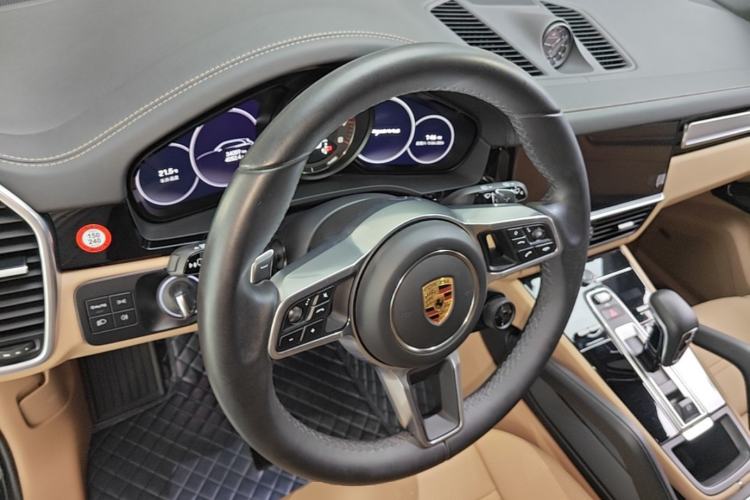 Used Porsche Cayenne E-Hybrid 2023 Cayenne E-Hybrid 2.0T Platinum Edition Center Console