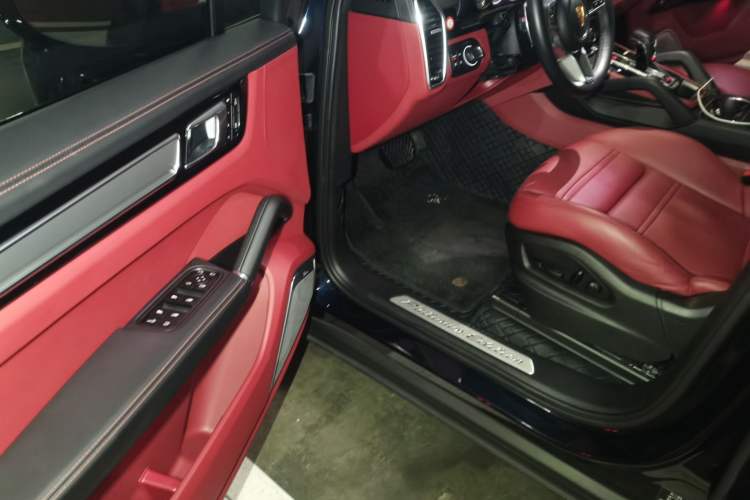 Used Porsche Cayenne E-Hybrid 2023 Cayenne E-Hybrid 2.0T Platinum Edition Driver Seat