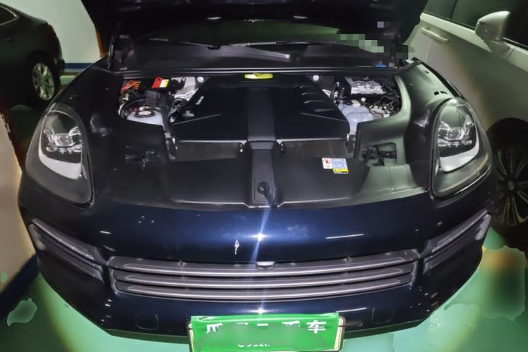 Used Porsche Cayenne E-Hybrid 2023 Cayenne E-Hybrid 2.0T Platinum Edition Engine Bay