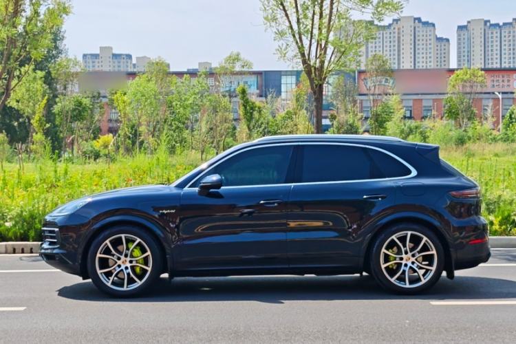 Used Porsche Cayenne E-Hybrid 2023 Cayenne E-Hybrid 2.0T Exterior 4
