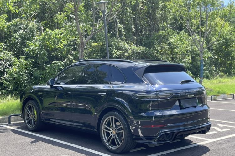 Used Porsche Cayenne E-Hybrid 2023 Cayenne E-Hybrid 2.0T Platinum Edition Exterior 4