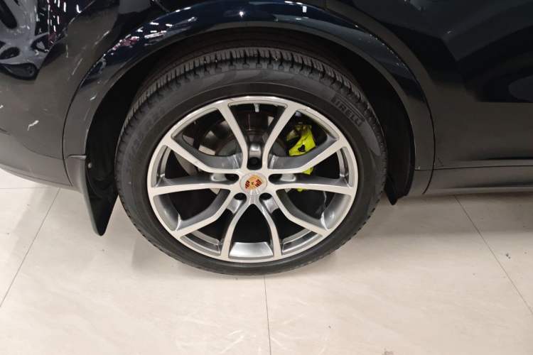 Used Porsche Cayenne E-Hybrid 2023 Cayenne E-Hybrid 2.0T Exterior 5