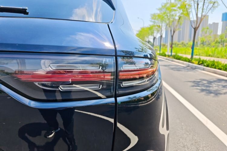 Used Porsche Cayenne E-Hybrid 2023 Cayenne E-Hybrid 2.0T Exterior 5