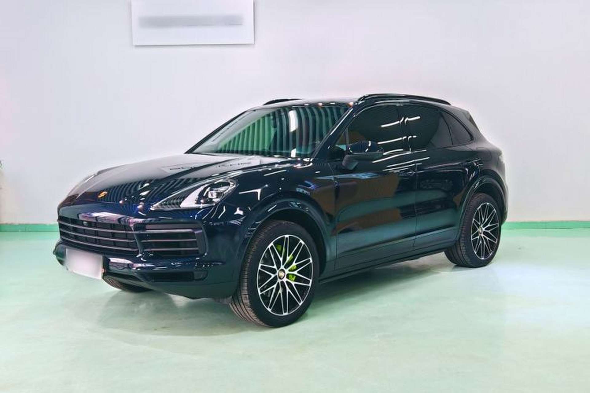 Used Porsche Cayenne E-Hybrid 2023 Cayenne E-Hybrid 2.0T Platinum Edition Front Left 45 Deg