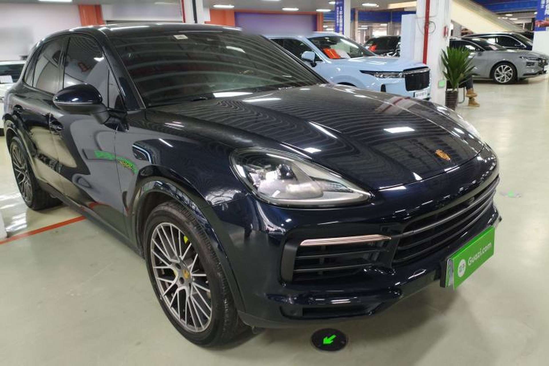 Used Porsche Cayenne E-Hybrid 2023 Cayenne E-Hybrid 2.0T Platinum Edition Front Right 45 Deg