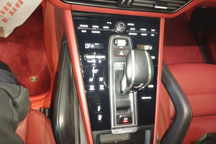Used Porsche Cayenne E-Hybrid 2023 Cayenne E-Hybrid 2.0T Gear Lever