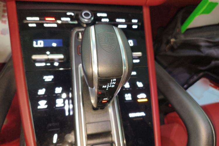 Used Porsche Cayenne E-Hybrid 2023 Cayenne E-Hybrid 2.0T Gear Lever