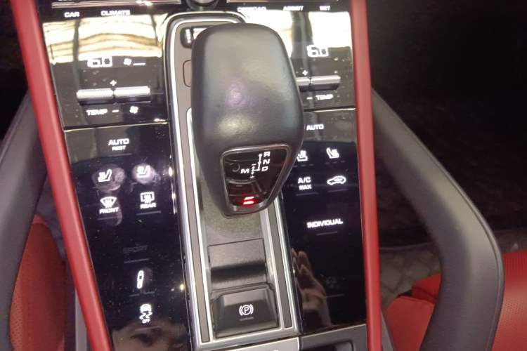 Used Porsche Cayenne E-Hybrid 2023 Cayenne E-Hybrid 2.0T Gear Lever