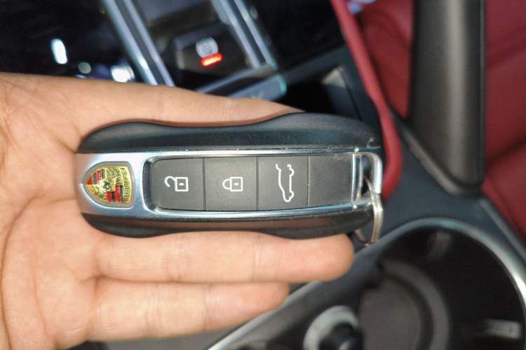 Used Porsche Cayenne E-Hybrid 2023 Cayenne E-Hybrid 2.0T Interior 1