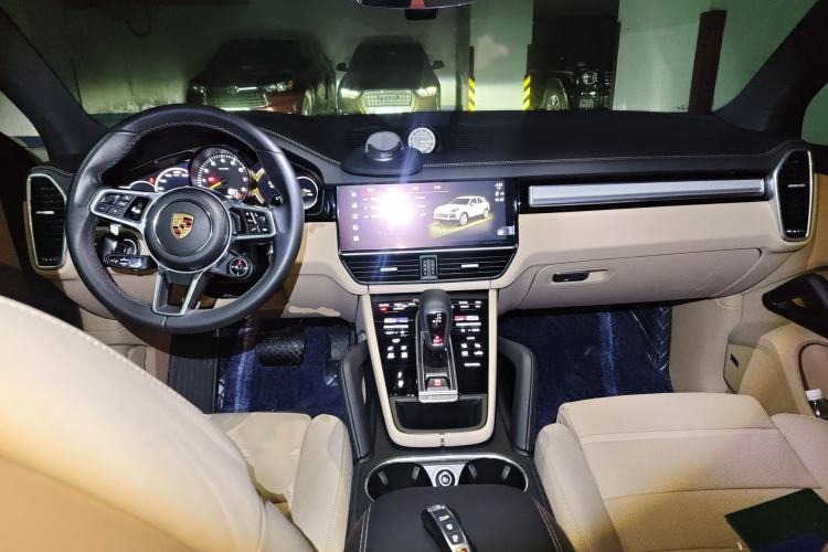 Used Porsche Cayenne E-Hybrid 2023 Cayenne E-Hybrid 2.0T Platinum Edition Interior 2
