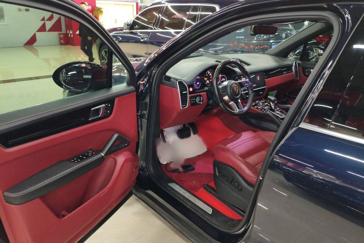 Used Porsche Cayenne E-Hybrid 2023 Cayenne E-Hybrid 2.0T Interior 3
