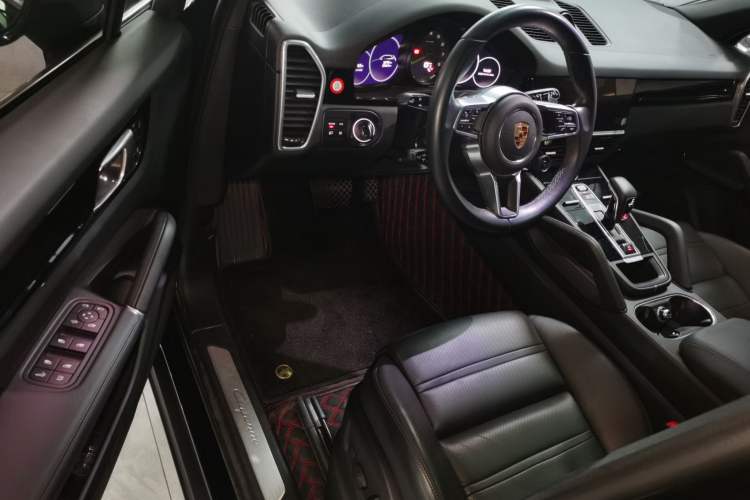 Used Porsche Cayenne E-Hybrid 2023 Cayenne E-Hybrid 2.0T Platinum Edition Interior 3