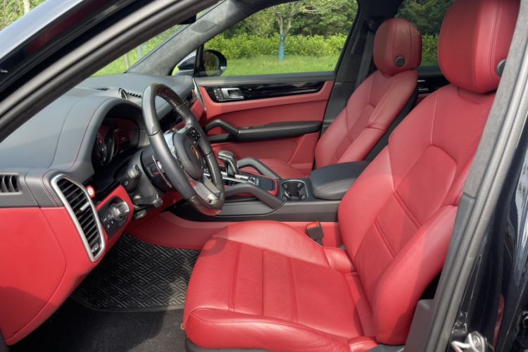 Used Porsche Cayenne E-Hybrid 2023 Cayenne E-Hybrid 2.0T Platinum Edition Interior 4