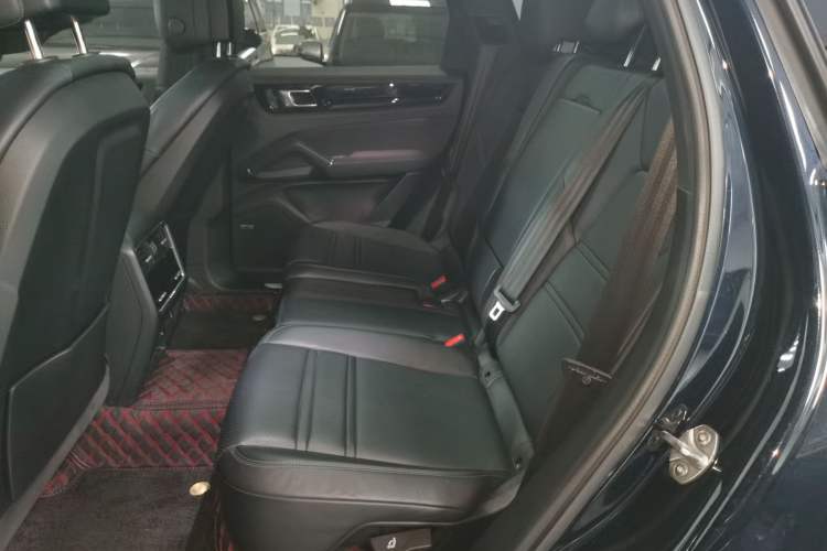 Used Porsche Cayenne E-Hybrid 2023 Cayenne E-Hybrid 2.0T Platinum Edition Interior 4