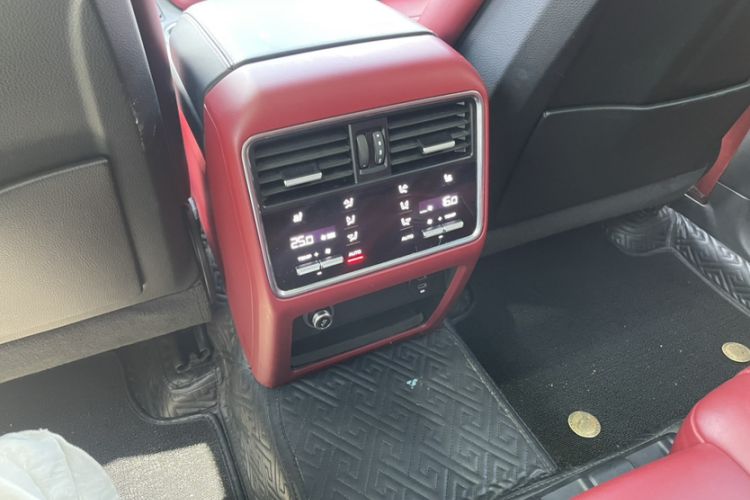 Used Porsche Cayenne E-Hybrid 2023 Cayenne E-Hybrid 2.0T Platinum Edition Interior 4