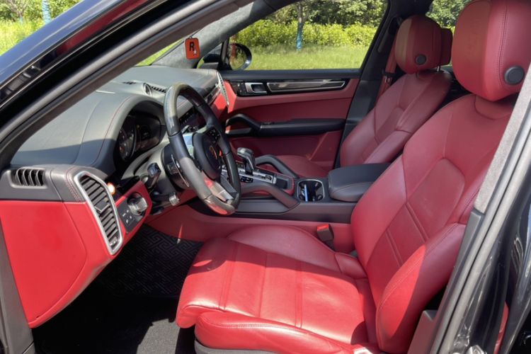 Used Porsche Cayenne E-Hybrid 2023 Cayenne E-Hybrid 2.0T Platinum Edition Interior 5