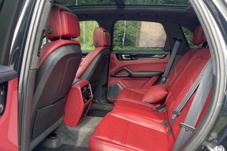Used Porsche Cayenne E-Hybrid 2023 Cayenne E-Hybrid 2.0T Platinum Edition Interior 6