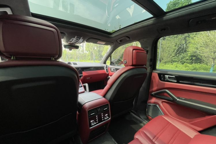 Used Porsche Cayenne E-Hybrid 2023 Cayenne E-Hybrid 2.0T Platinum Edition Interior 7