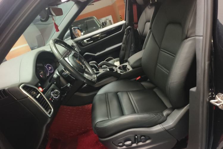 Used Porsche Cayenne E-Hybrid 2023 Cayenne E-Hybrid 2.0T Left Front Seat