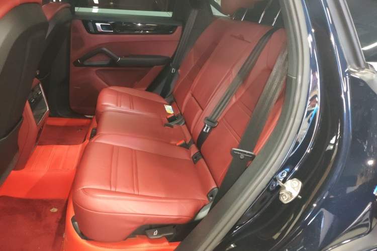 Used Porsche Cayenne E-Hybrid 2023 Cayenne E-Hybrid 2.0T Left Rear Seat