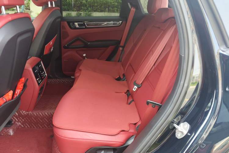 Used Porsche Cayenne E-Hybrid 2023 Cayenne E-Hybrid 2.0T Left Rear Seat