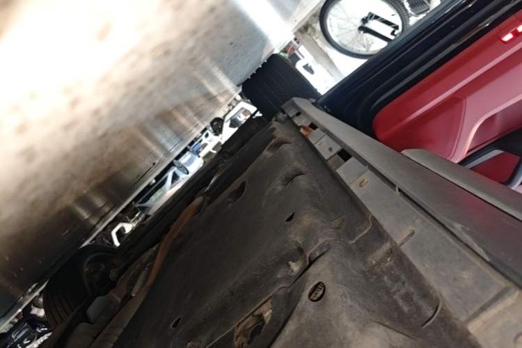 Used Porsche Cayenne E-Hybrid 2023 Cayenne E-Hybrid 2.0T Platinum Edition Left Side Sill