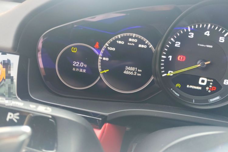 Used Porsche Cayenne E-Hybrid 2023 Cayenne E-Hybrid 2.0T Odometer Close Up