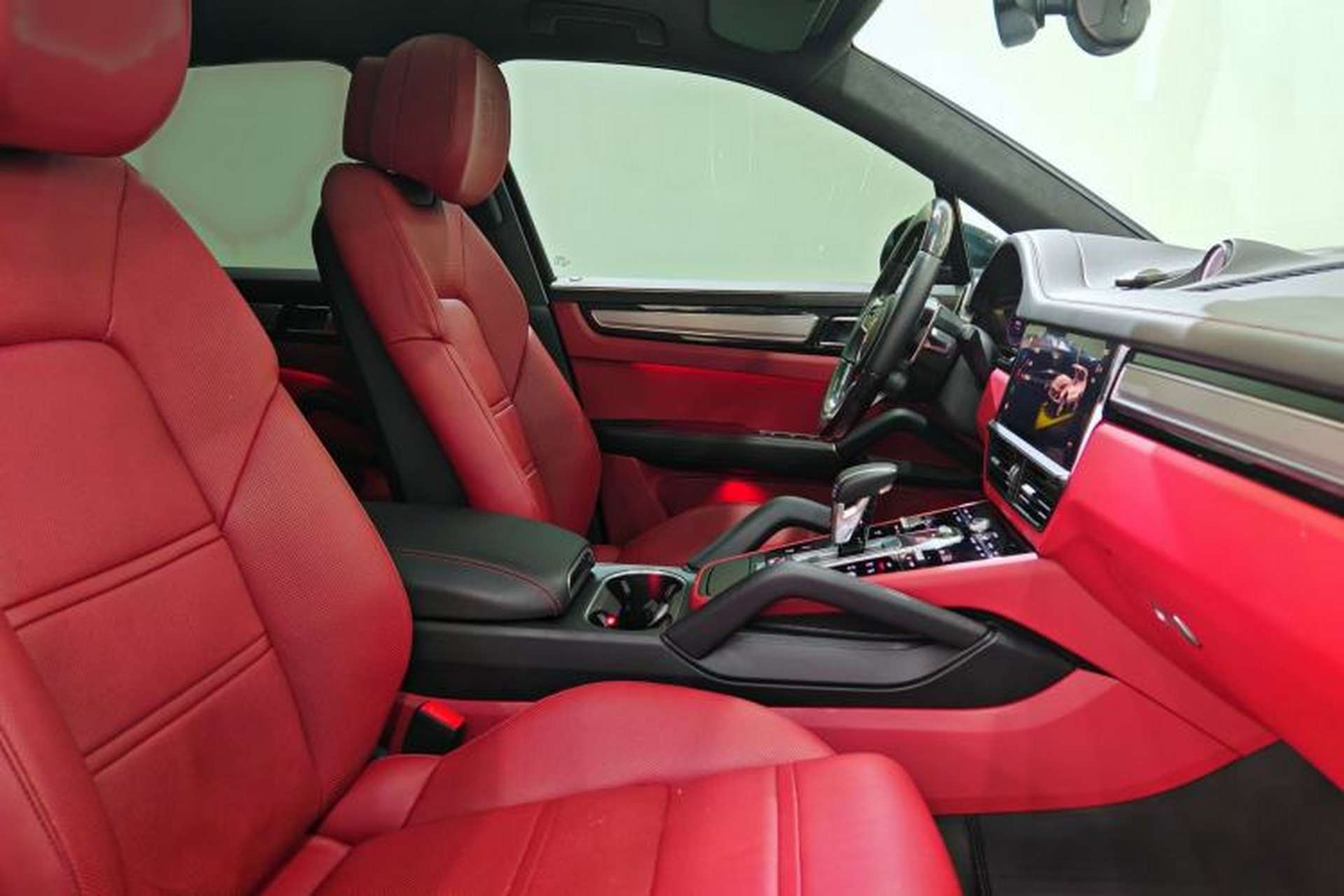 Used Porsche Cayenne E-Hybrid 2023 Cayenne E-Hybrid 2.0T Platinum Edition Right Front Seat