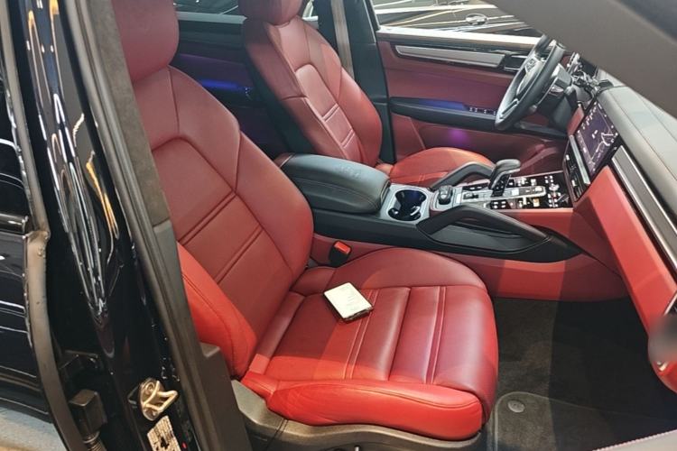 Used Porsche Cayenne E-Hybrid 2023 Cayenne E-Hybrid 2.0T Platinum Edition Right Front Seat