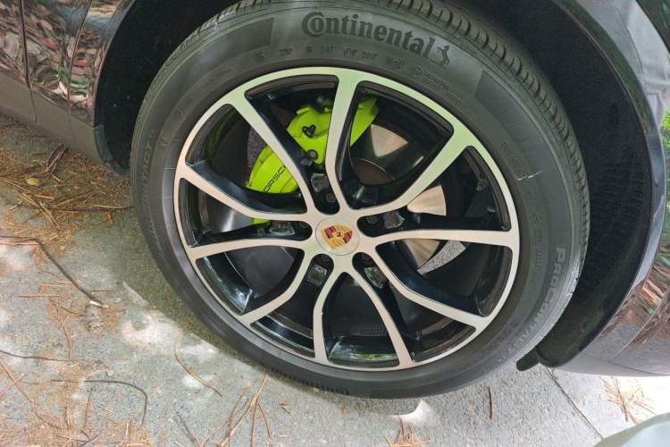 Used Porsche Cayenne E-Hybrid 2023 Cayenne E-Hybrid 2.0T Platinum Edition Right Front Wheel Hub