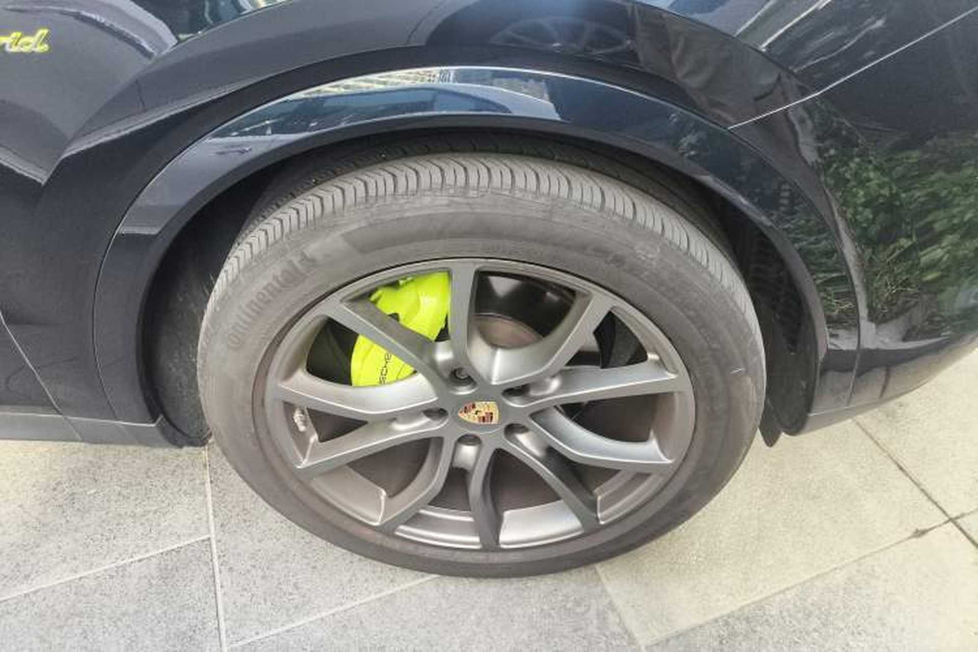 Used Porsche Cayenne E-Hybrid 2023 Cayenne E-Hybrid 2.0T Platinum Edition Right Front Wheel Hub