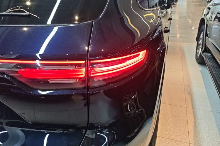 Used Porsche Cayenne E-Hybrid 2023 Cayenne E-Hybrid 2.0T Platinum Edition Right Rear Taillight