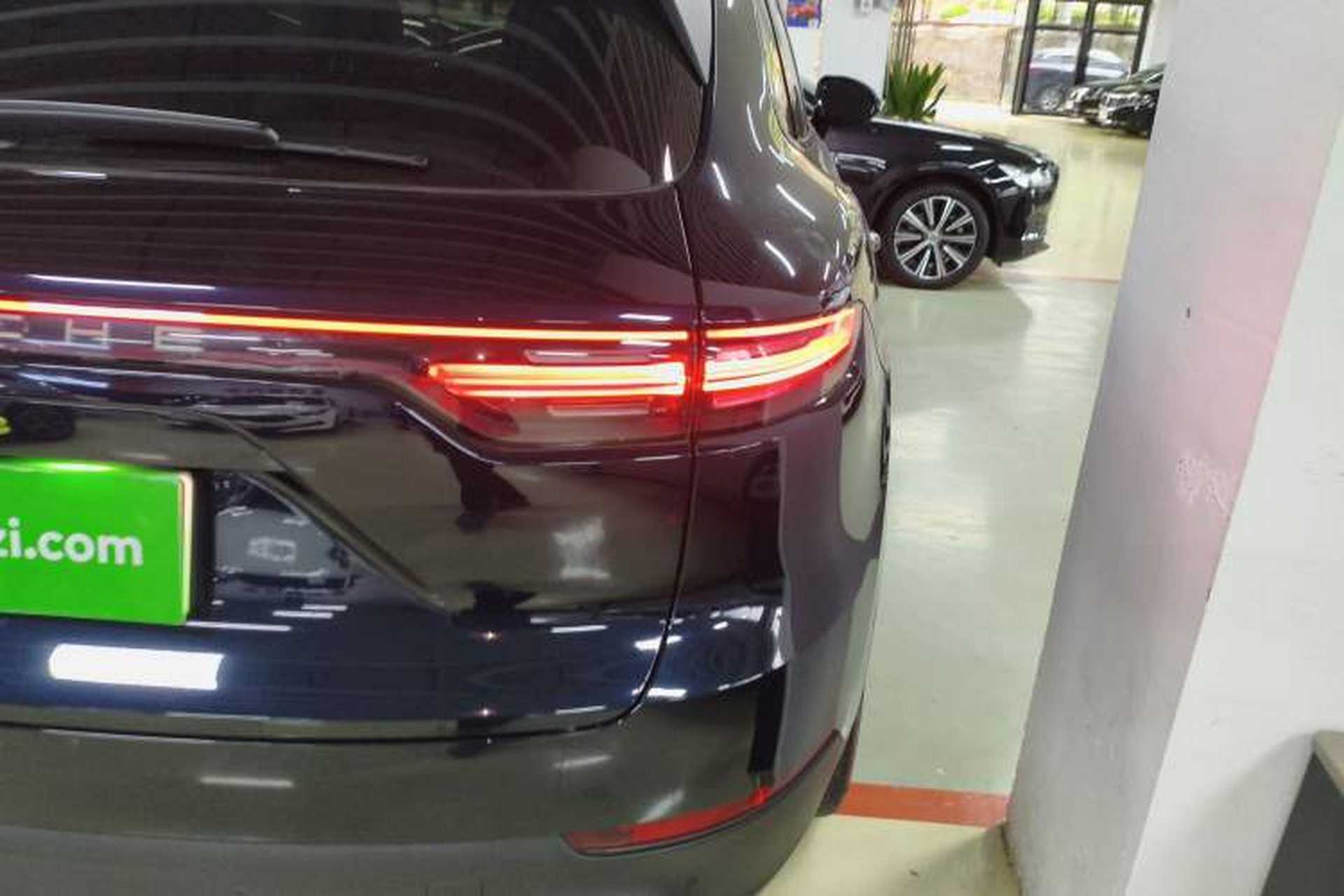 Used Porsche Cayenne E-Hybrid 2023 Cayenne E-Hybrid 2.0T Platinum Edition Right Rear Taillight